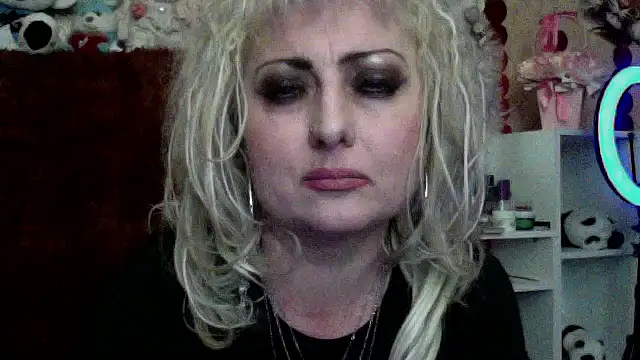 xHot Amazonq online show from 01/17/26, 06:44