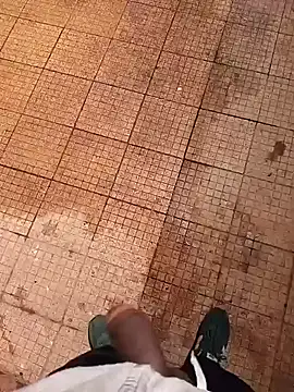 younggblackkCOCK19 online show from 04/24/26, 08:00