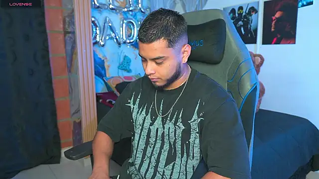 Tiler wolker online show from 03/05/26, 02:18