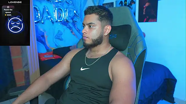 Tiler wolker online show from 04/04/26, 11:46