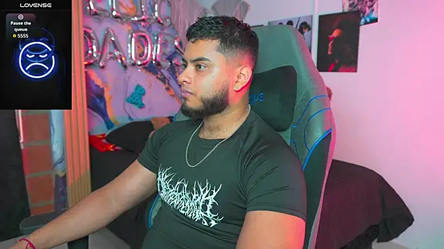 Tiler wolker online show from 04/09/26, 07:08