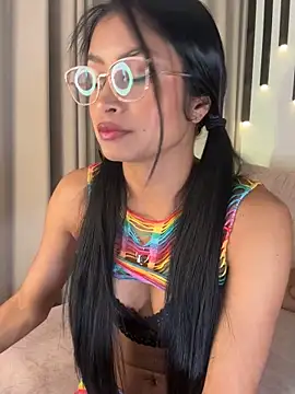 saragrey77 online show from 11/26/25, 02:18