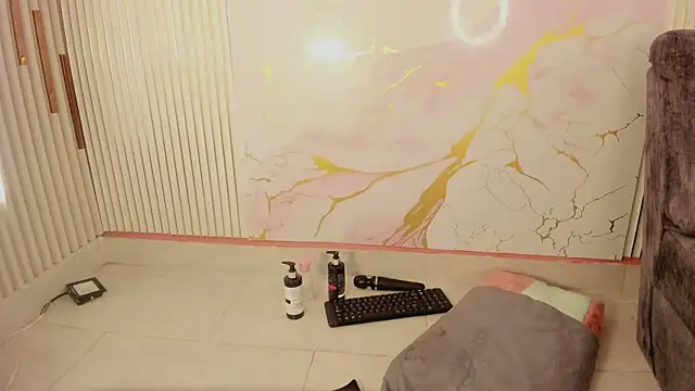 NhoanBrunette online show from 04/15/26, 07:58