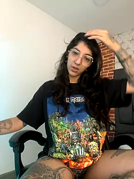 ghostwomaan online show from 11/29/25, 12:30