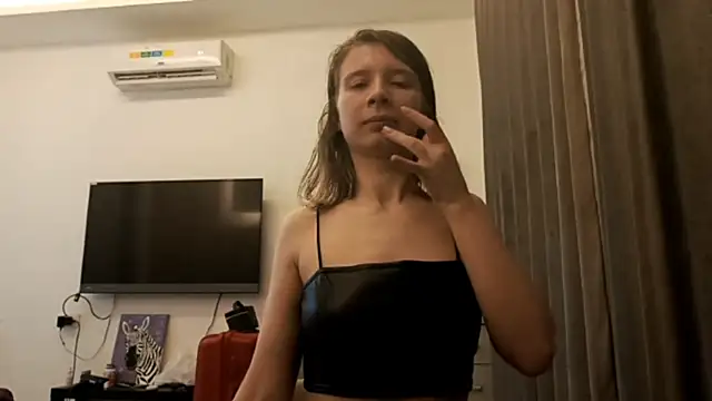 Snapshot of MargaretFairy chatting on 11/26/25, 05:47 MargaretFairy online show from 11/26/25, 05:47