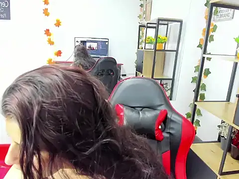 Allana Collins  online show from 10/28/25, 01:36