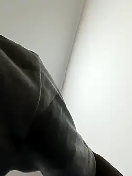 Snapshot of shoodly99 chatting on 02/15/26, 01:46 shoodly99 online show from 02/15/26, 01:46