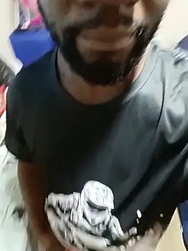 Snapshot of shoodly99 chatting on 02/17/26, 01:24 shoodly99 online show from 02/17/26, 01:24