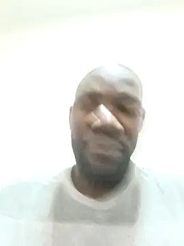 Snapshot of shoodly99 chatting on 03/01/26, 01:40 shoodly99 online show from 03/01/26, 01:40