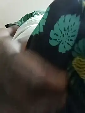 Snapshot of shoodly99 chatting on 03/04/26, 02:17 shoodly99 online show from 03/04/26, 02:17