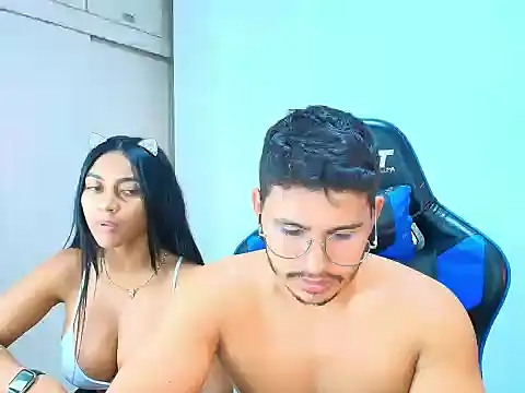 Snapshot of sophia_and_alex chatting on 10/30/25, 09:04 sophia and alex online show from 10/30/25, 09:04