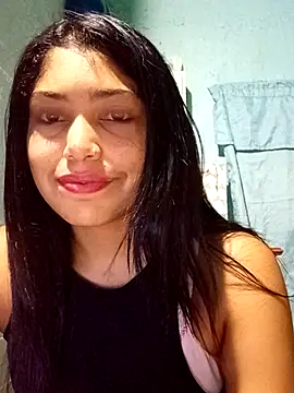 Snapshot of aleexacandy chatting on 11/15/25, 02:35 aleexacandy online show from 11/15/25, 02:35