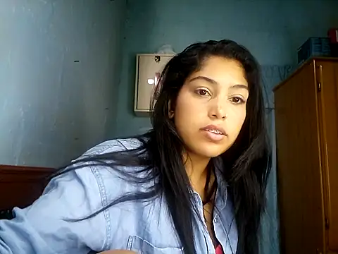 Snapshot of aleexacandy chatting on 11/23/25, 02:22 aleexacandy online show from 11/23/25, 02:22