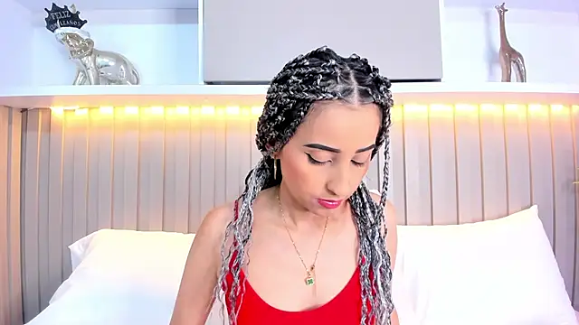 violett rabbit  online show from 11/10/25, 08:30