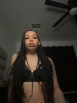 nikkiloveee online show from 06/17/26, 05:21