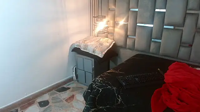 Snapshot of Memi_xxx chatting on 11/10/25, 03:49 Memi xxx online show from 11/10/25, 03:49