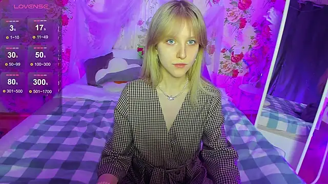 KissChristie   online show from 11/12/25, 06:08