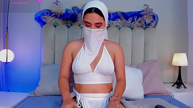 Snapshot of Melanie_hillz chatting on 11/30/25, 04:44 Melanie hillz online show from 11/30/25, 04:44