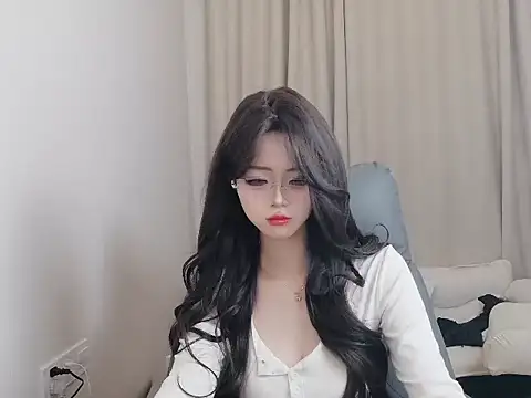 Snapshot of onnijiang123 chatting on 10/31/25, 09:54 onnijiang123 online show from 10/31/25, 09:54