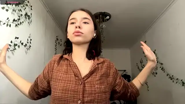 LilithFlamey online show from 12/15/25, 09:35