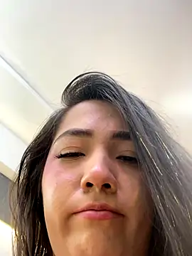 Hannahpradaa  online show from 01/05/26, 05:27