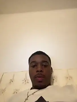 Snapshot of negrinho5 chatting on 10/26/25, 10:25 negrinho5 online show from 10/26/25, 10:25