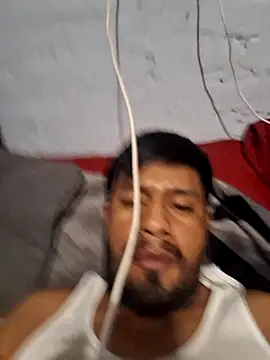 Snapshot of sanz957 chatting on 12/16/25, 01:54 sanz957 online show from 12/16/25, 01:54