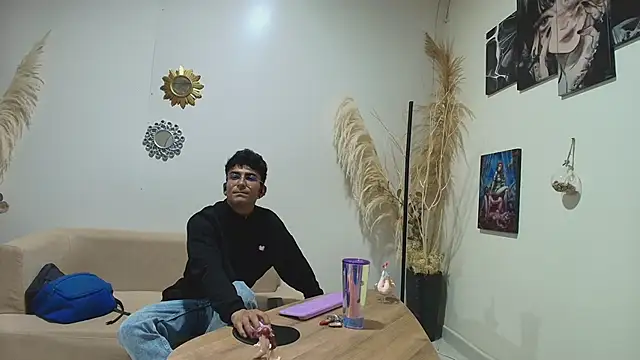 SexyAndresito22 online show from 11/05/25, 05:29