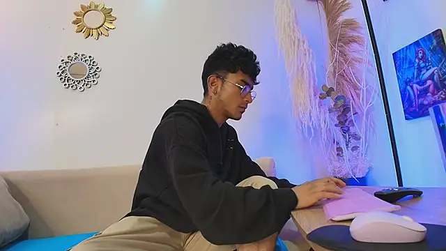 SexyAndresito22 online show from 11/14/25, 05:50