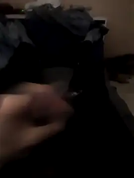 Snapshot of giovanift111 chatting on 12/21/25, 12:23 giovanift111 online show from 12/21/25, 12:23