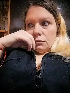 Lana-murr online show from 12/03/25, 07:27