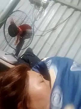 Snapshot of bella-la chatting on 01/18/26, 11:41 bella-la online show from 01/18/26, 11:41