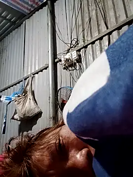 Snapshot of bella-la chatting on 02/01/26, 07:23 bella-la online show from 02/01/26, 07:23