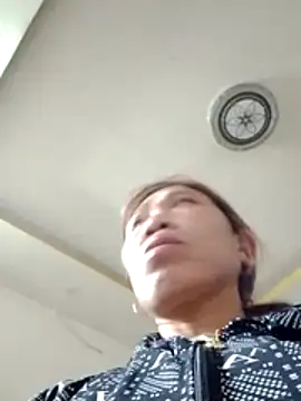 Snapshot of bella-la chatting on 02/10/26, 12:42 bella-la online show from 02/10/26, 12:42