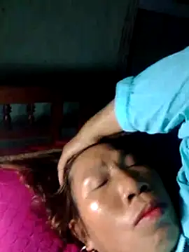 Snapshot of bella-la chatting on 02/13/26, 01:40 bella-la online show from 02/13/26, 01:40