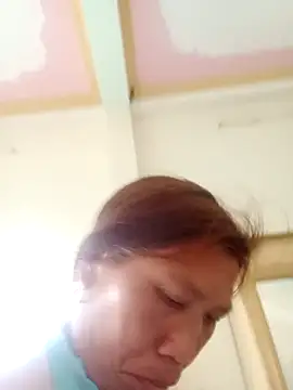 Snapshot of bella-la chatting on 02/14/26, 01:46 bella-la online show from 02/14/26, 01:46