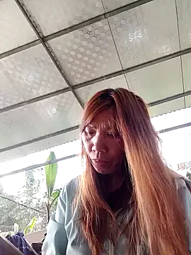 Snapshot of bella-la chatting on 02/15/26, 07:51 bella-la online show from 02/15/26, 07:51