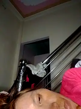 Snapshot of bella-la chatting on 02/23/26, 12:24 bella-la online show from 02/23/26, 12:24