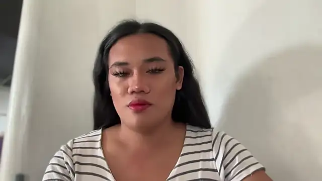 untouchable mia online show from 11/04/25, 01:27