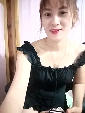 Em xinh01 online show from 05/16/26, 12:48