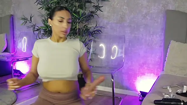 NattyMoonx online show from 11/30/25, 09:41