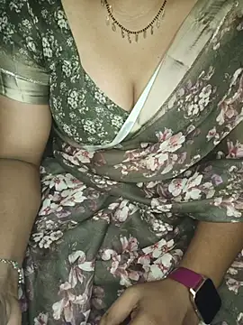 Snapshot of shreyareddy99 chatting on 11/03/25, 05:03 shreyareddy99 online show from 11/03/25, 05:03