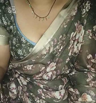 Snapshot of shreyareddy99 chatting on 11/21/25, 05:33 shreyareddy99 online show from 11/21/25, 05:33