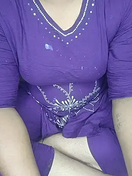 Snapshot of shreyareddy99 chatting on 12/20/25, 09:27 shreyareddy99 online show from 12/20/25, 09:27