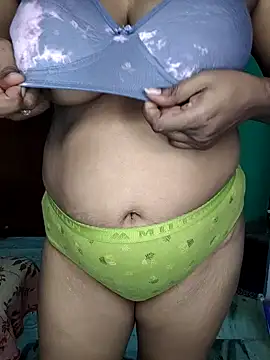 shreyareddy99 online show from 12/22/25, 05:15