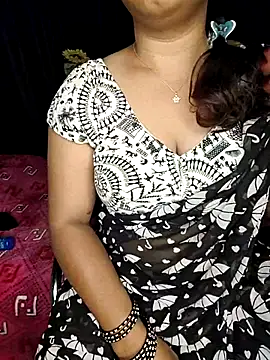 shreyareddy99 online show from 02/12/26, 11:11