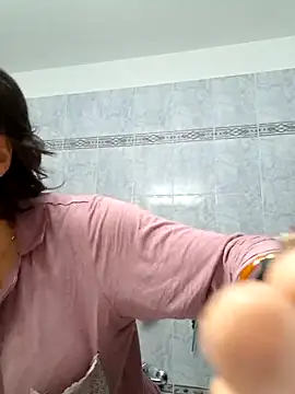 Snapshot of Piediniecollant chatting on 11/05/25, 05:40 Piediniecollant online show from 11/05/25, 05:40