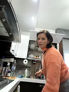 Snapshot of Piediniecollant chatting on 11/22/25, 01:54 Piediniecollant online show from 11/22/25, 01:54