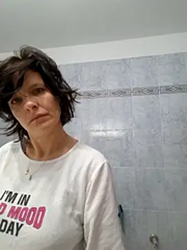 Piediniecollant online show from 12/23/25, 05:38