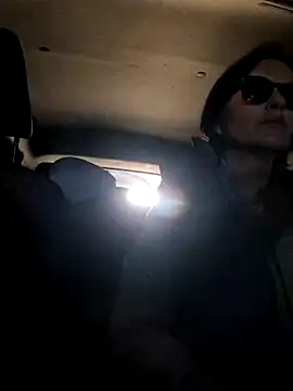 Piediniecollant online show from 04/28/26, 05:01